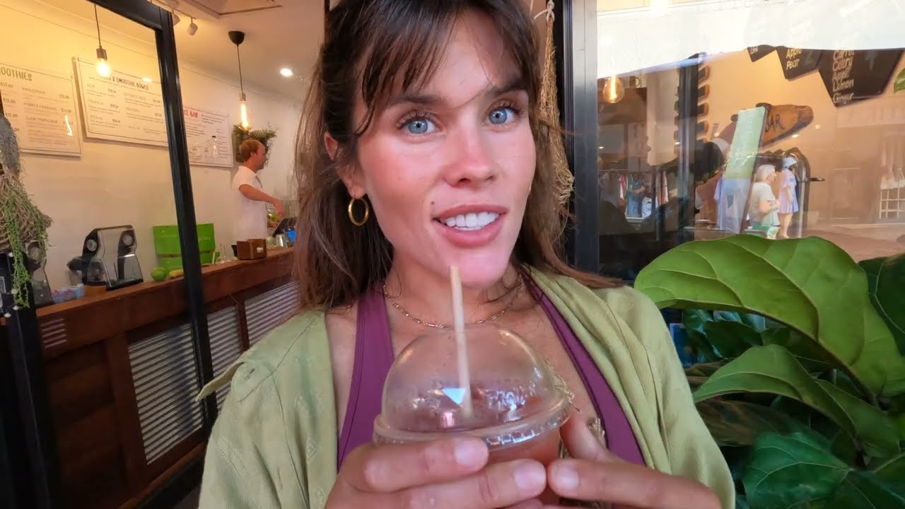 YOUNG CRUISING COUPLE: Sailing to sunny Airlie beach! - Episode 42