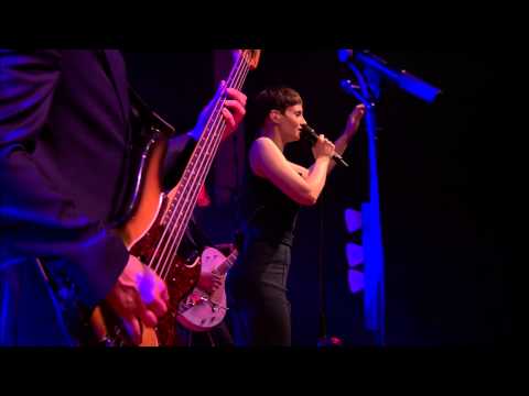 Hooverphonic - One Two Three (live bij Q)