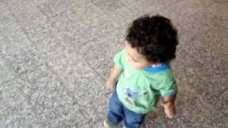 preview picture of video 'jugador mas pequeño del futbol bebe crack 1año y 3meses'