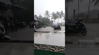 Download lagu hujan turun di kota Pontianak mp3