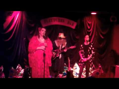 Strawberry Kaeyk & Lisa Bassenge "Glorybox"