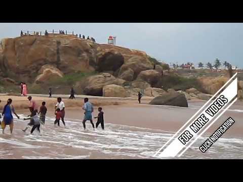 children's playing in the muttom beach