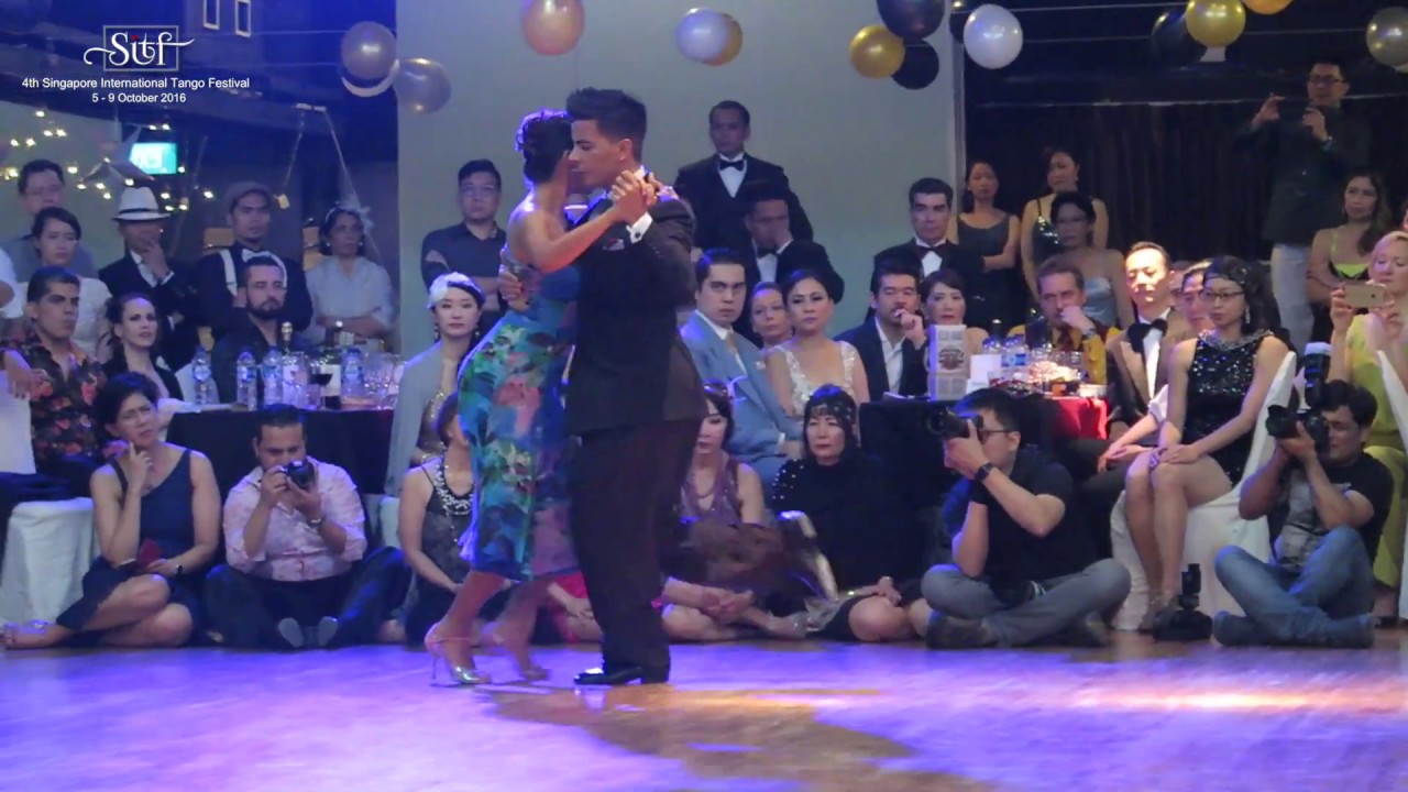 Sebastian Achaval & Roxana Suarez 1/3