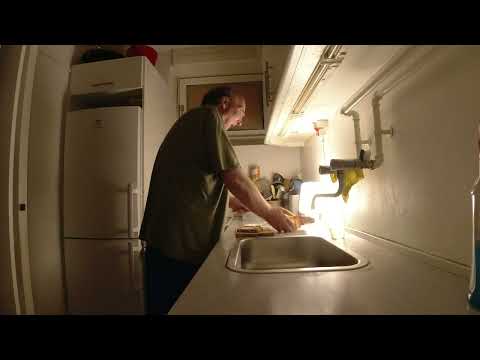 MongoTV_10028 - Min Natmad - Ristet TOASTBRØD Med PIKANTOST