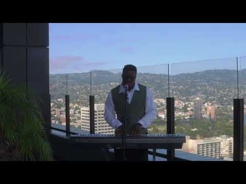Promotional video thumbnail 1 for The Luxury Singing Pianist