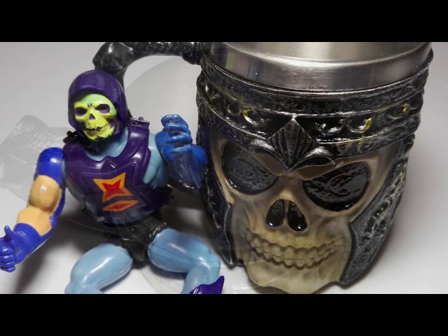 Vídeo relacionado con Itian Gothic 3D Skull Mug, Jarra de Cerveza, Diseño de Calavera, Patrón de 3D Cráneo, Regalos Para El Día Del Padre, Party Trick Cup