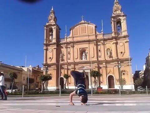 Bil-qanpiena (credits : Pharell Williams) Bboy-Vimunal 2014