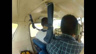 preview picture of video 'First steps in a Cessna 152.'