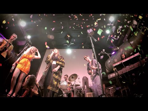 download lagu mp3 mp4 Lccm, download lagu Lccm gratis, unduh video klip Lccm