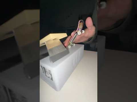 Another qp bench combo on the #fingerboard 🛹 #techdeck #fingerskateboard