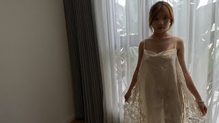 萌萌可爱的企鹅展示我们家今年夏天的热销吊带连衣裙哦