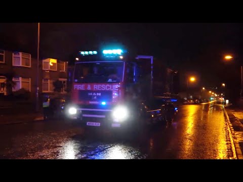 *RARE* Bolton Central's High Volume Pump and Hose Box + 2 Pumps Responding - Manchester Fire