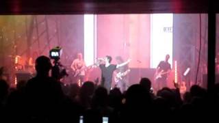 ΖΗΣΕ ΤΗ ΖΩΗ-ΣΑΚΗΣ ΡΟΥΒΑΣ..IN LOVE