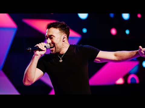 Rodrigo Villegas hizo bailar a varios del jurado cantando "La Ventanita" pero no logró el podio