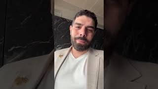 الاعلامي علاء الاحمد يتحدى الفنانيين الذين طبلوا للاسد ان يستطيعوا تمثيل هذ?