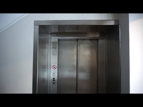 KONE roped hydraulic elevator with 90 degree doors @ Wallingatan 24, Borlänge, Sweden