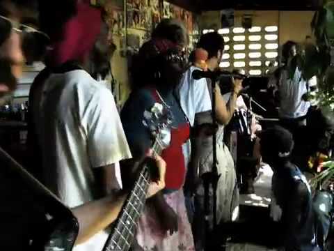 Bazbaz & Yarol Poupaud jamming in Jamaica
