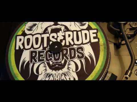 "Look at my Boots" (Lee Scratch Perry sample) dub live mix by IndiDub