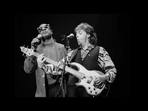 Paul McCartney - Ebony And Ivory (with Stevie Wonder) (Live in L.A.1989)
