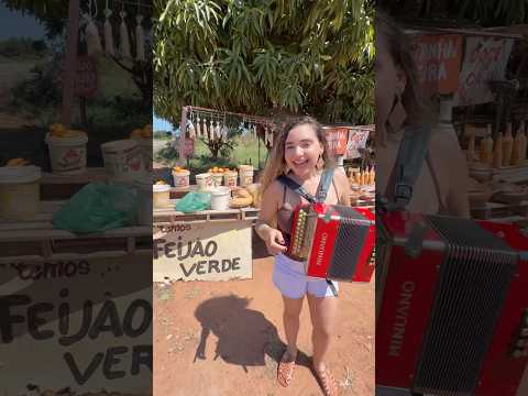 Toquei um forró e ganhei 2 cajuínas caseiras! 😍❤️Barraca de Seu Zé Maria!📍Aracoiaba - Ceará #ceara