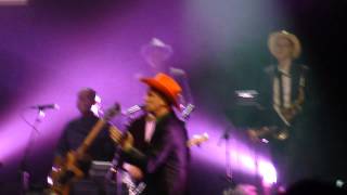 William Onyeabor - Love Me Now - David Byrne and Lijadu sisters - live Warfiled SF