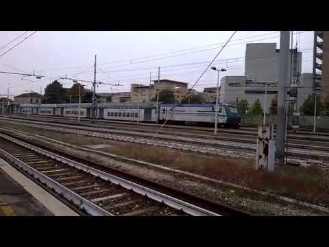 E464 241 Vivalto+5 2 piani Trenord - Milano Greco 06/10/2015