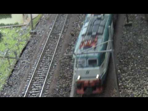 ROCO E 655 081 vs  E 484 006 sr