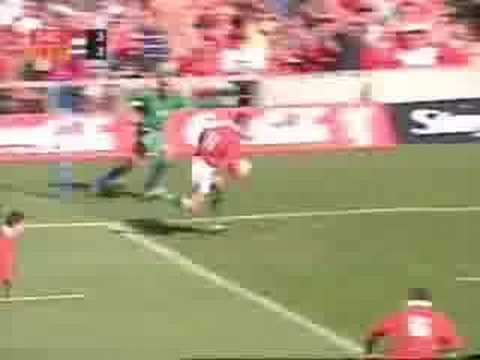 Allan Bateman try for Wales