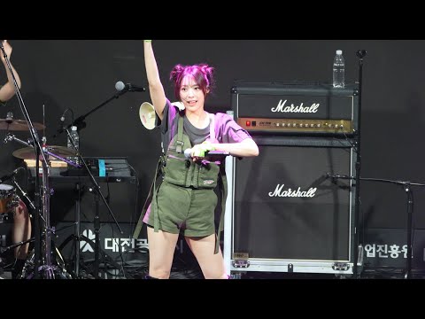 [4K60P] 250927 QWER 시연 SIYEON '고민중독' 직캠 Fancam @PMPS 2025 시즌2 FINAL by 고구마킬러