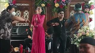 Download lagu RIWEUH H DODI MANSYUR FT ADE ASTRID mp3