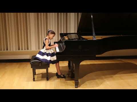 Bach - Invention No. 14 in B Flat Major, BWV 785 - Giselle Wu 7 Years Old