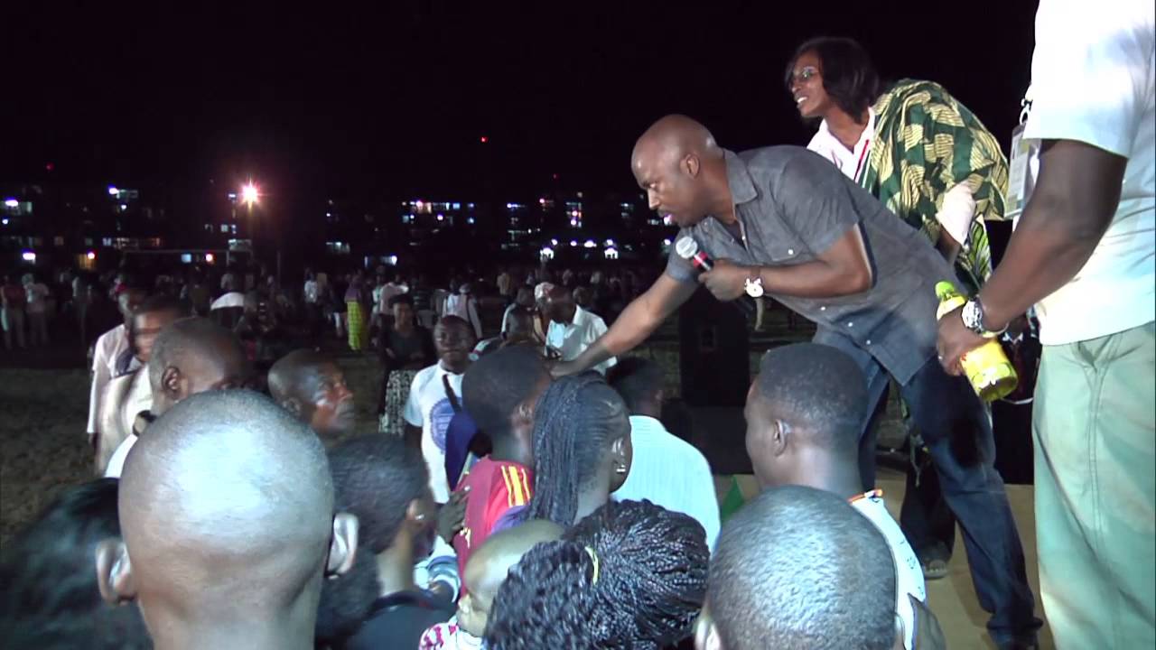 Thumbnail of video: Prières pour les malades - Gabon (05/08/15)