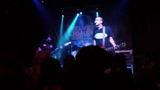 Perfect World - Heyrocco - Velvet Jones