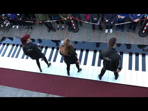 Despacito - Luis Fonsi with Big Piano | Pianoforte Gigante | Prestige Eventi