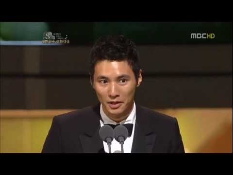 Won Bin winning Best Actor at Korea Film Awards 2010 for The Man From Nowhere