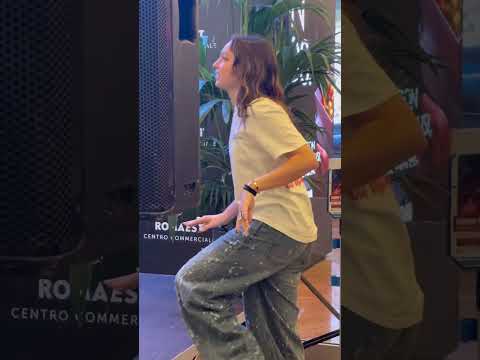 SARAH TOSCANO arriva all’instore di RomaEst