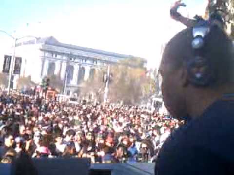 San Francisco LovEvolution parade - R3M and Grace on BADNB Float