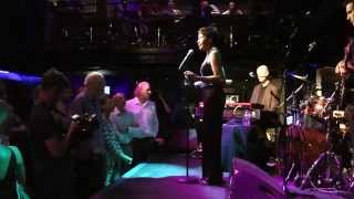 Bettye LaVette tells some loud audience members what for