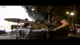 The Dead Weather - Die By The Drop (Live at Glastonbury 2010)