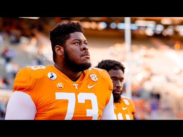Video Pronunciation of TREY SMITH in English Video Pronunciation of TREY SMITH in English