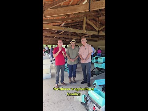 Cidade de Goiás: entrega de máquinas agrícolas!