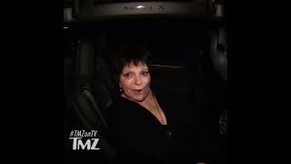 stan twitter: liza minelli singing weirdly in front of tmz
