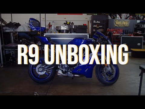 2025 Yamaha YZF-R9 Supersport Project! Unboxing From The Crate, Stock Dyno and Weigh-in!
