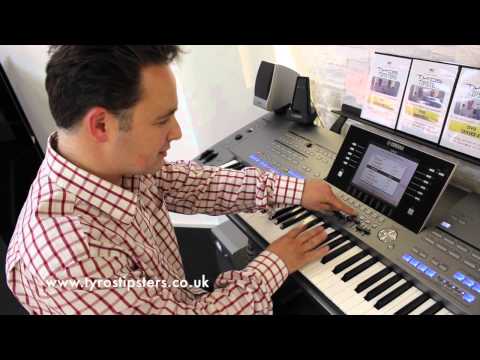 What does the 'Recommend' button do on Yamaha Tyros 5?