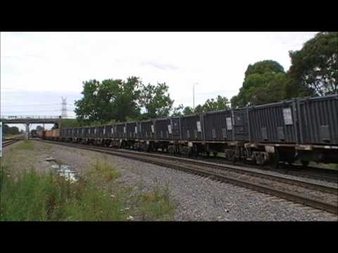 Trains - BL27 BL33 on 4835 seen here at Tarro on 10-12-10