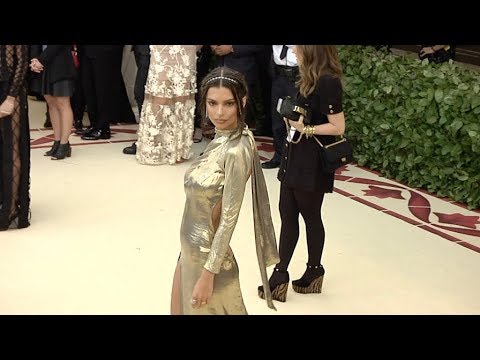 Here Was SI Swimsuit Model Emily Ratajkowski At This Week's Met Gala