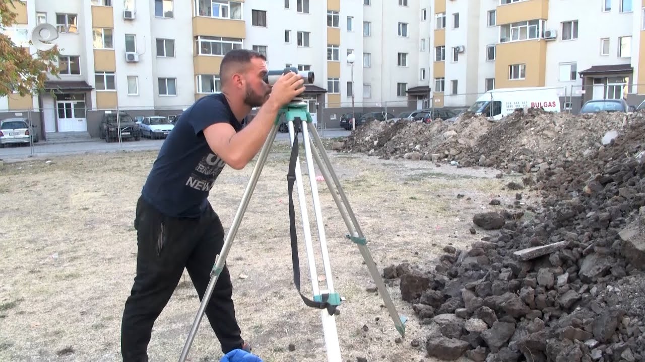 Започна дълго чакан ремонт на междублоково пространство на бул."В.Левски" в Хасково