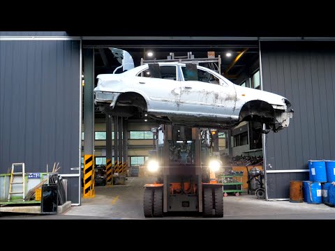Last look of the car at the end of its life. The sad process of Korean cars being scrapped.