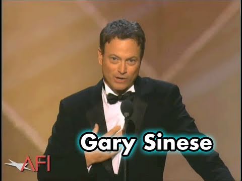 , title : 'Gary Sinise On Tom Hanks’ Destiny'