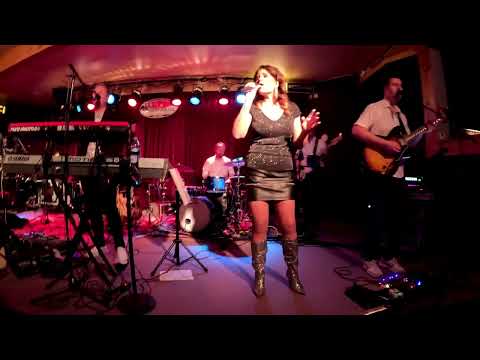 Eija Kantola & Omega - Pullo viiniä käy